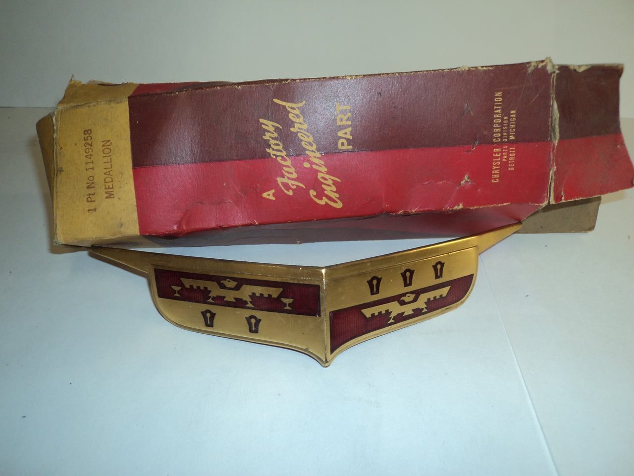 Desoto S-11 Hood Emblem 1149258 1946 1947 1948