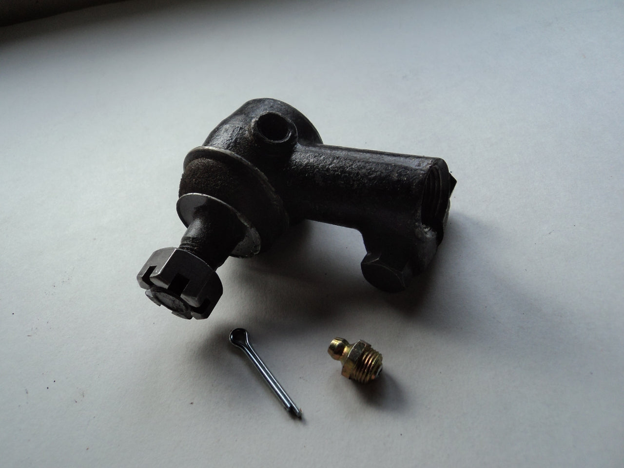 Tie Rod End Right Hand.  Dodge Truck Plymouth Truck Fargo Truck 1933-39 Chrysler Dodge Desoto Plymouth Most 1933-1939