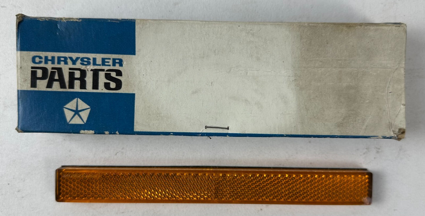New Old Stock Front Side Marker Lens for 1970-71 Models Mopar #3403627