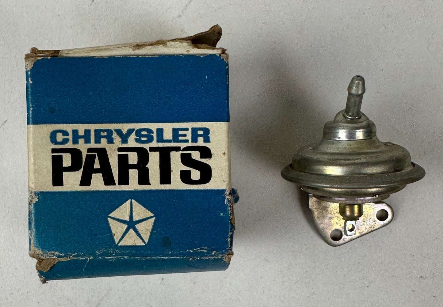 New Old Stock Choke Pull Off for 1965 Plymouth & Dodge Mopar #2585424