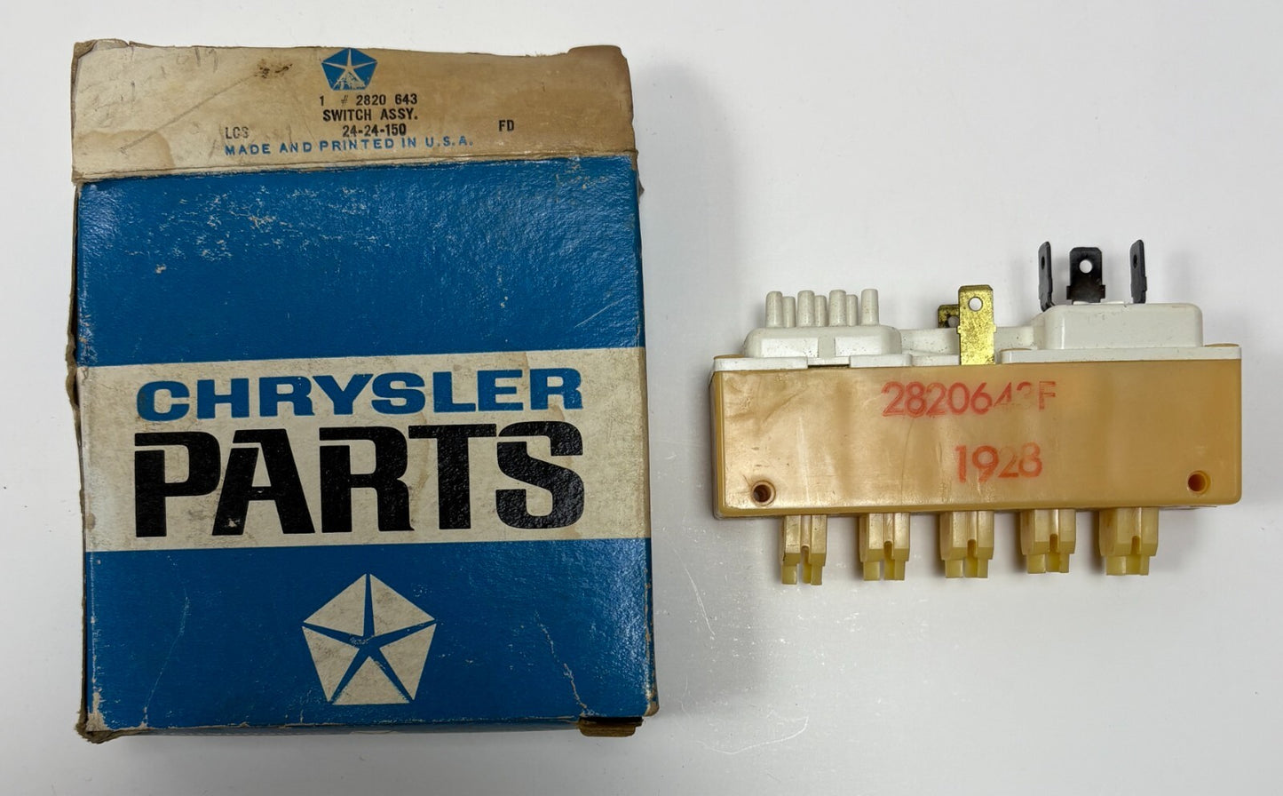 New Old Stock A/C Heater Vacuum Control Switch for 1968-73 Models Mopar #2820643