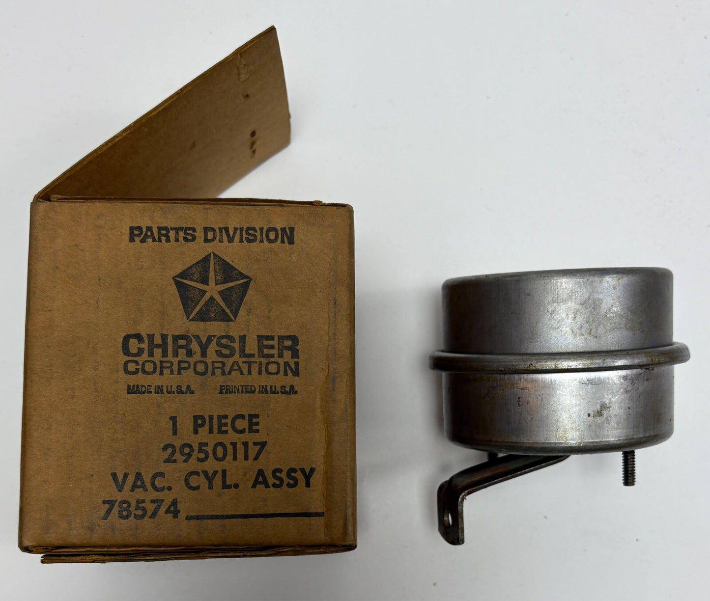 New Old Stock Park Brake Vacuum Cylinder for 1969-73 Models Mopar #2950117