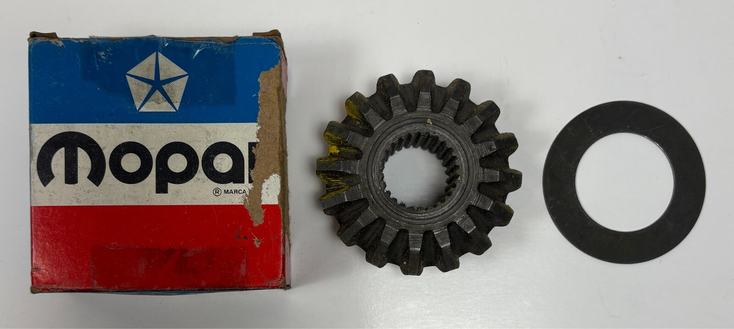 New Old Stock Differential Side Gear for 1966-71 Plymouth Models Mopar #2404194