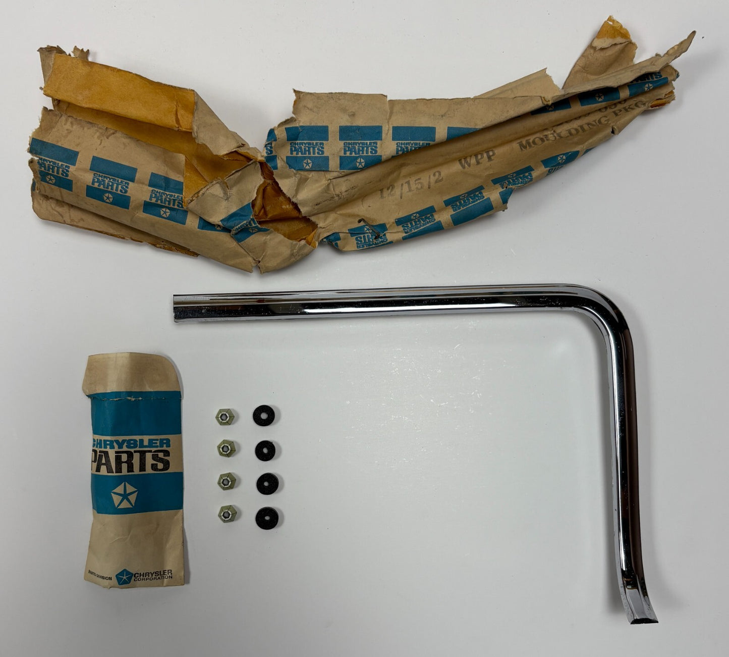 New Old Stock Right Fender Extension Moulding for 1967 Models Mopar #2809650